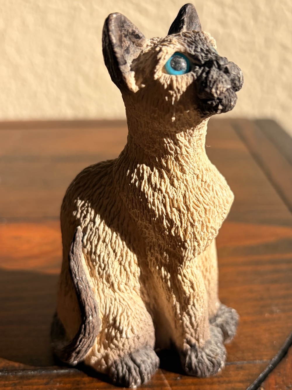 Sitting Siamese Cat Figurine in Cream and Dark Brown with Blue Eyes